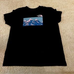 The north face mens black graphic t shirt. Mens xl. Great condition like new